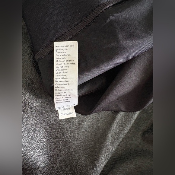 SPANX Luxe Faux Leather Jogger Pant | Black | Size Medium - Picture 13 of 16